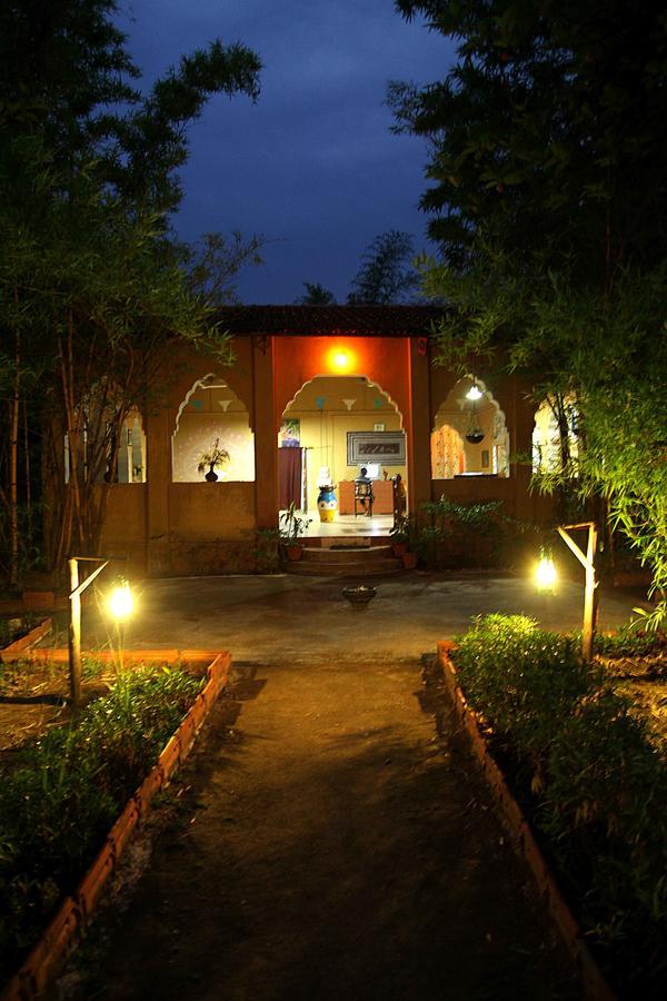 Pugmark Resort กานฮา ภายนอก รูปภาพ