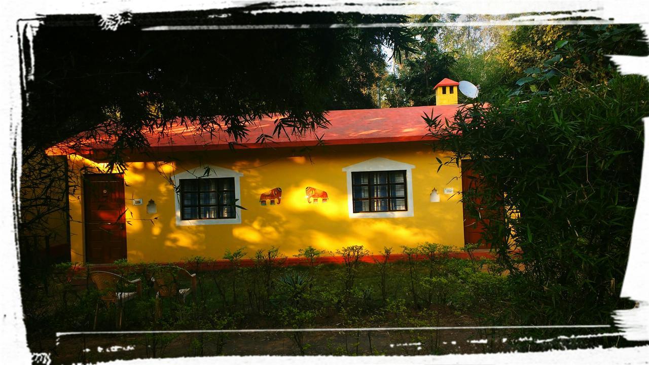 Pugmark Resort กานฮา ภายนอก รูปภาพ