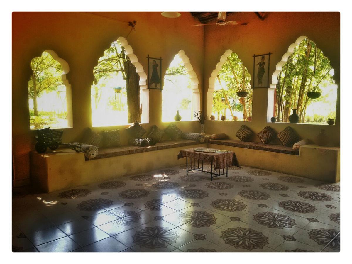 Pugmark Resort กานฮา ภายนอก รูปภาพ